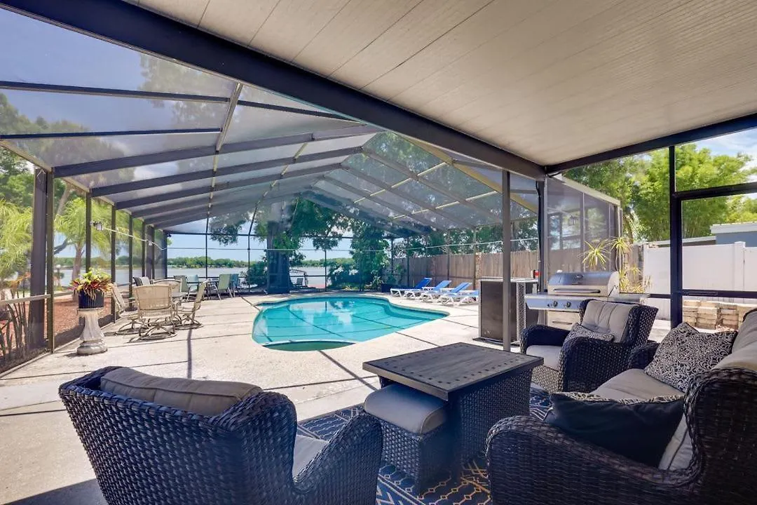 Family Stay With Pool Dock & Lanai In Τάμπα Διαμέρισμα
