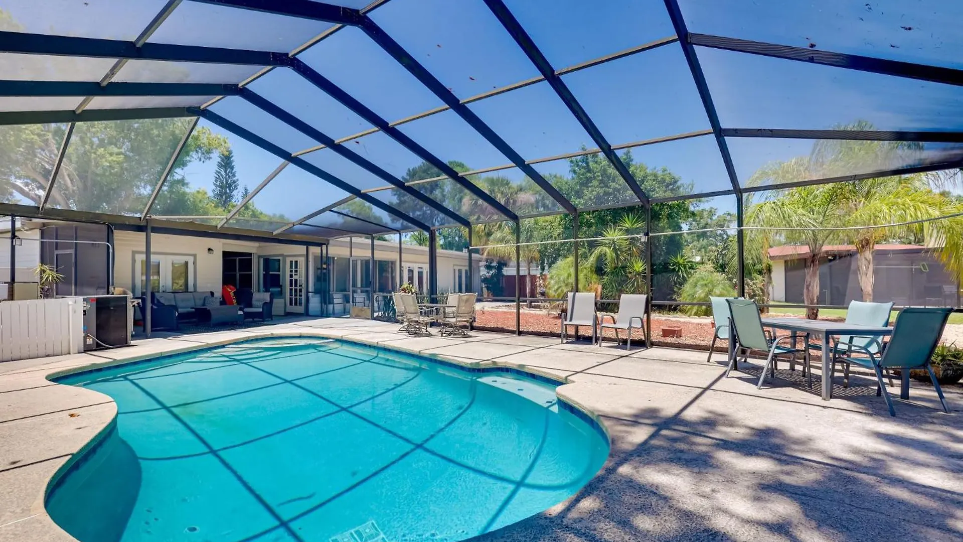 Family Stay With Pool Dock & Lanai In Τάμπα
